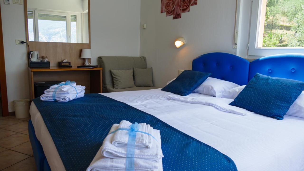 Hotel Casa Marinella Malcesine Bagian luar foto