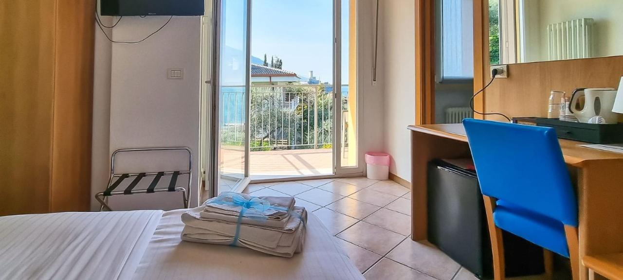 Hotel Casa Marinella Malcesine Bagian luar foto