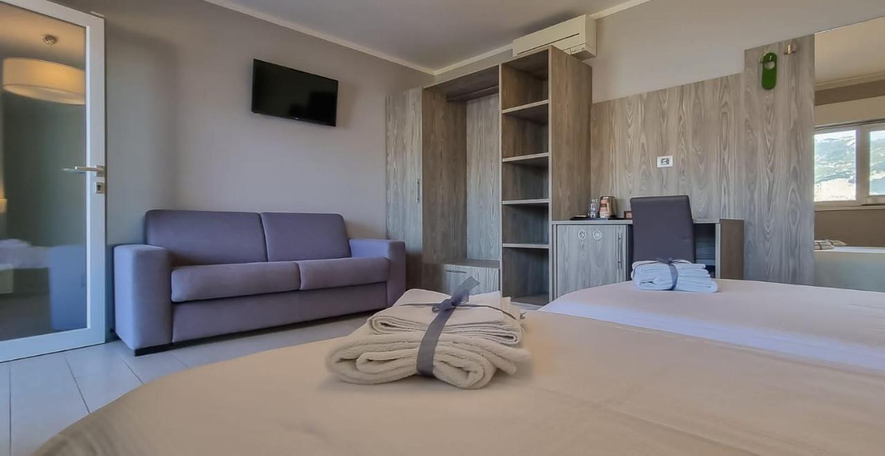 Hotel Casa Marinella Malcesine Bagian luar foto