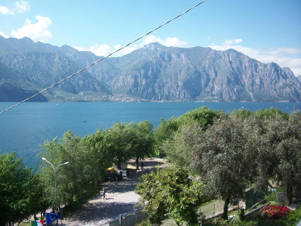 Hotel Casa Marinella Malcesine Bagian luar foto