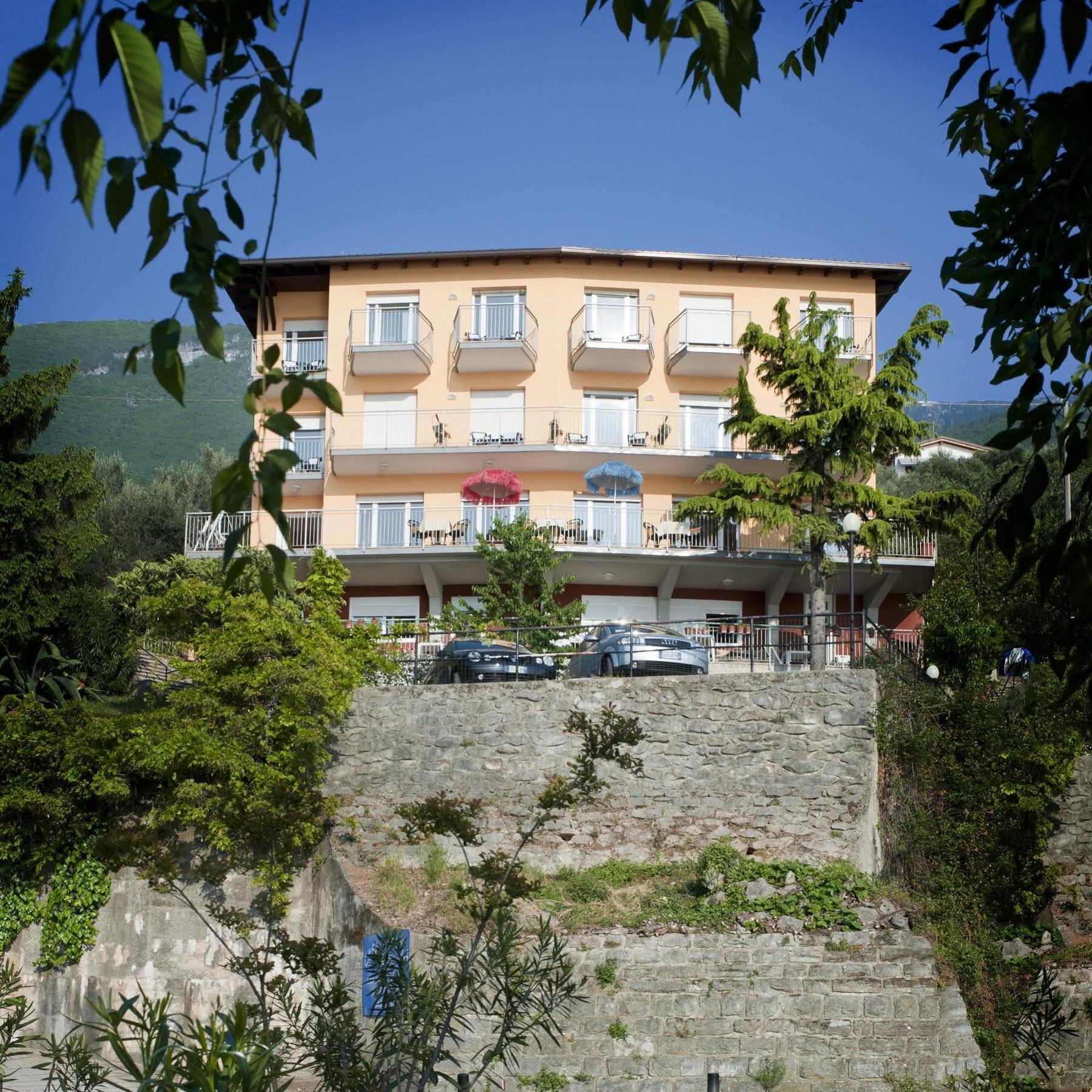 Hotel Casa Marinella Malcesine Bagian luar foto