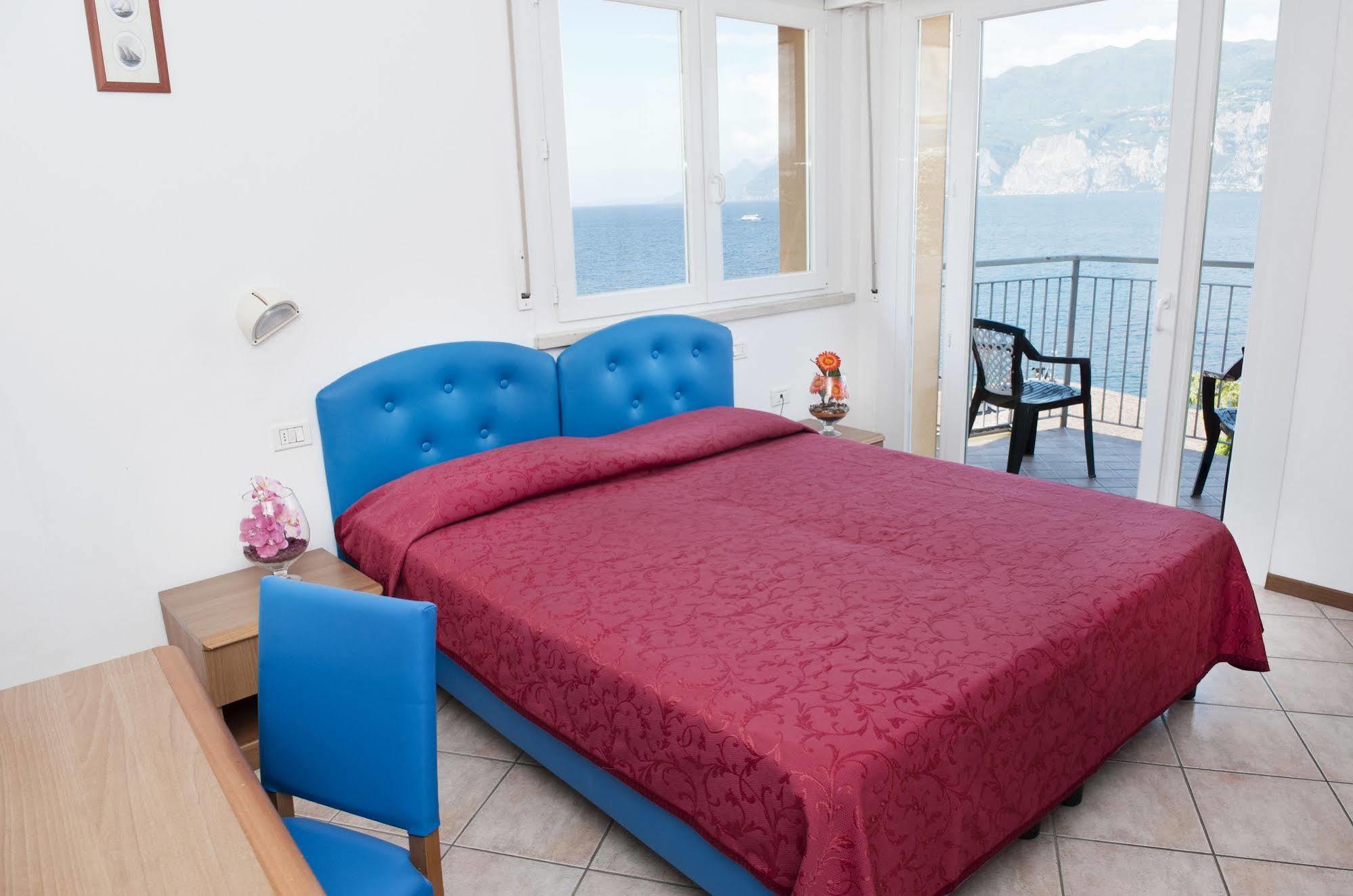 Hotel Casa Marinella Malcesine Bagian luar foto